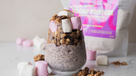 Marshmallow overnight oats s našou narodeninovou limitkou! 🎉