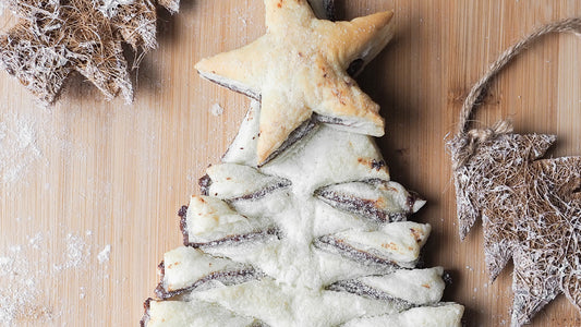 Proteínový perníčkový strom z lístkového cesta