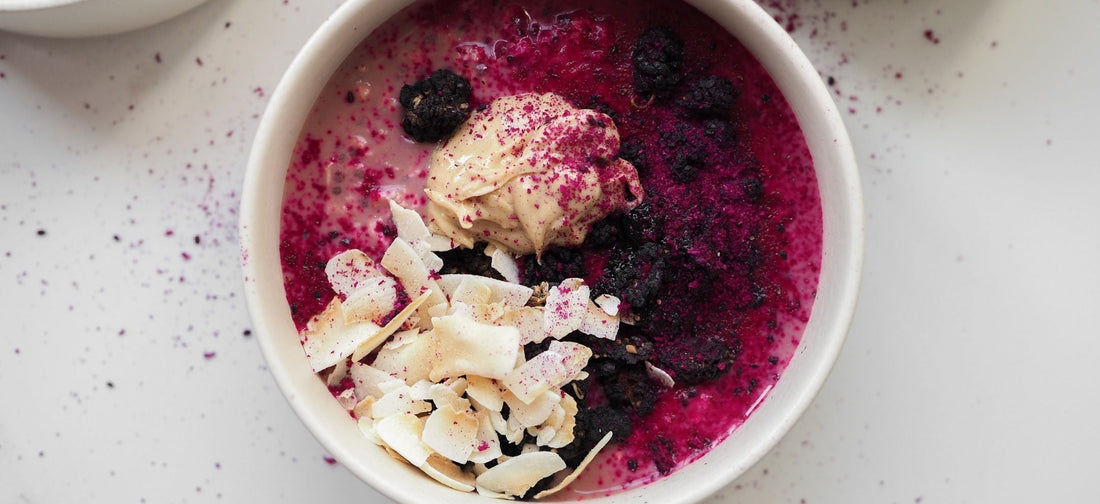 🥣 Rýchle vegánske raňajky na ráno: Dragon fruit overnight oats