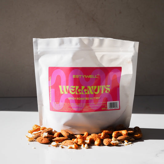 Chrumkavé pražené kešu a mandle s pikantným korením – WELLNUTS