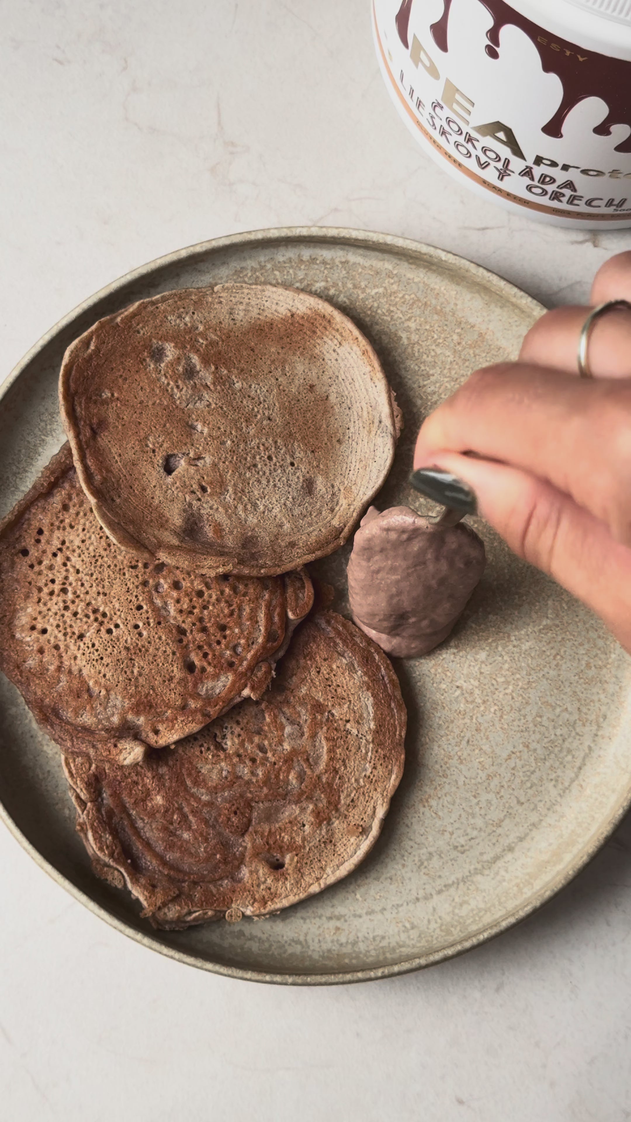 Načítať video: Video, príprava ESTYWELL Pancake mixu. Jedodchý recept a návod na prípravu.